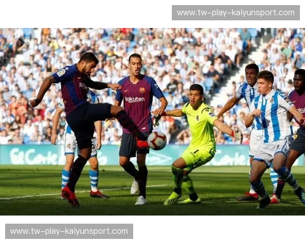 绿茵之巅的博弈：阿诺埃塔的冷雨，能否阻挡红蓝巨舰的狂潮？